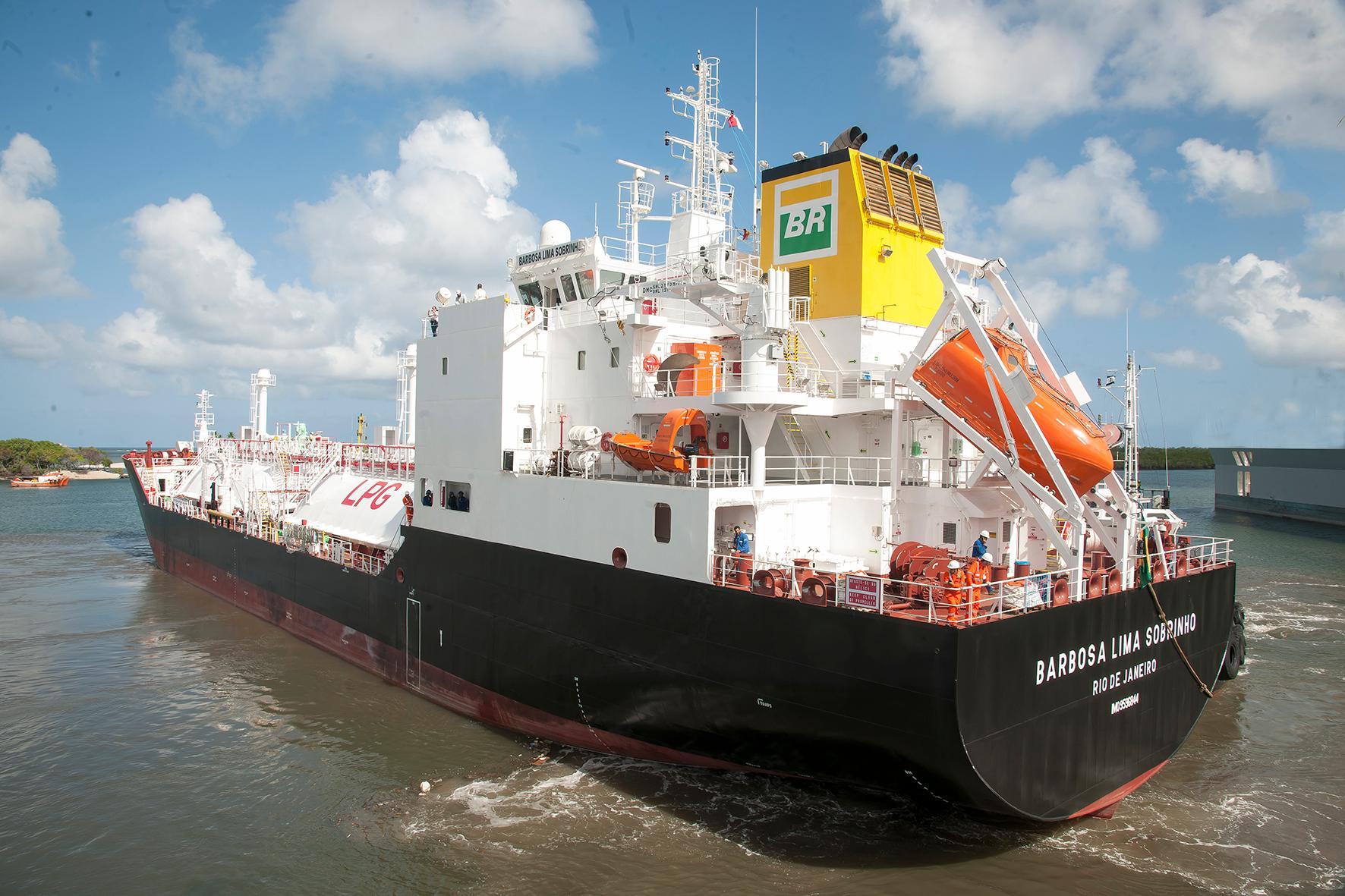 Transpetro Anuncia Licitação para 8 Novos Navios e Parceria para Reutilização de Plataformas